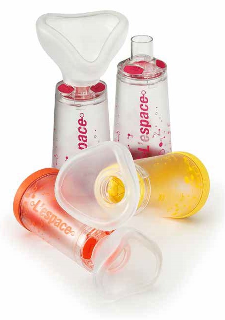CAMERA DISTANZIATRICE PER EROGATORI SPRAY PREDOSATI L'ESPACE 220ML PEDIATRICO SPAZIO MORTO 49ML CON MASCHERA VALVOLA INSPIRAZIONE 2 VALVOLE ESPIRAZIONE CODICE COLORE GIALLO - farmaciabianca.it